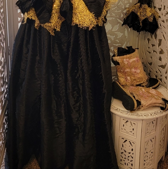 The "Letty" Black & Gold Gothic Romance Wedding Ballgown Set - Picture 10 of 14